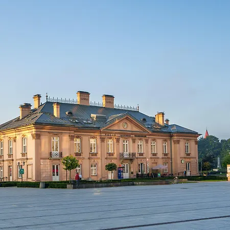 Central Palace-2